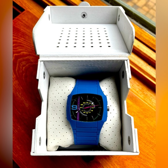 Diesel Trojan Watch, DZ-1323 - Picture 3 of 7